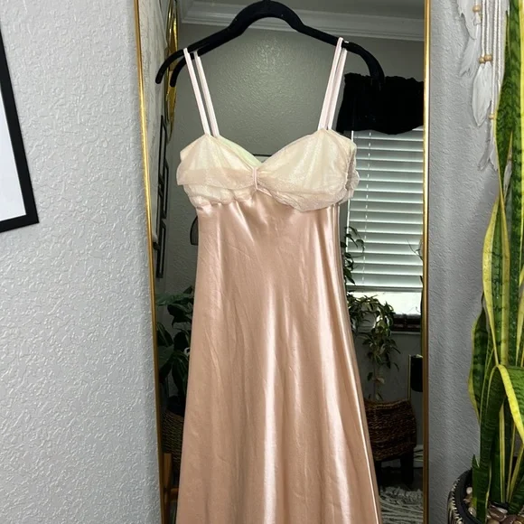 B.Fleurs Hopeless Romantic Tulle Bow Soft Peach Satin Maxi - Picture 3 of 7